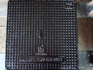 D400 500x500 square manhole cover