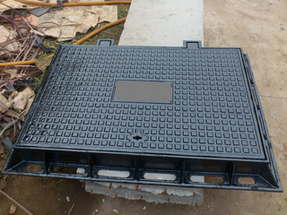 D400 900X600 manhole cover with frame(hinge and lock)