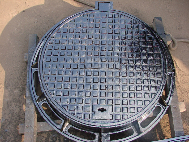 D400 550 manhole cover